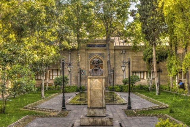 تور طهران جان - سه قطره خون