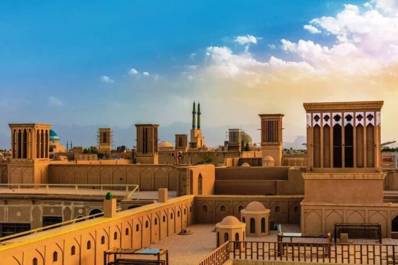 تور سفر به یزد | شهر خشت، بادگیر و تاریخ