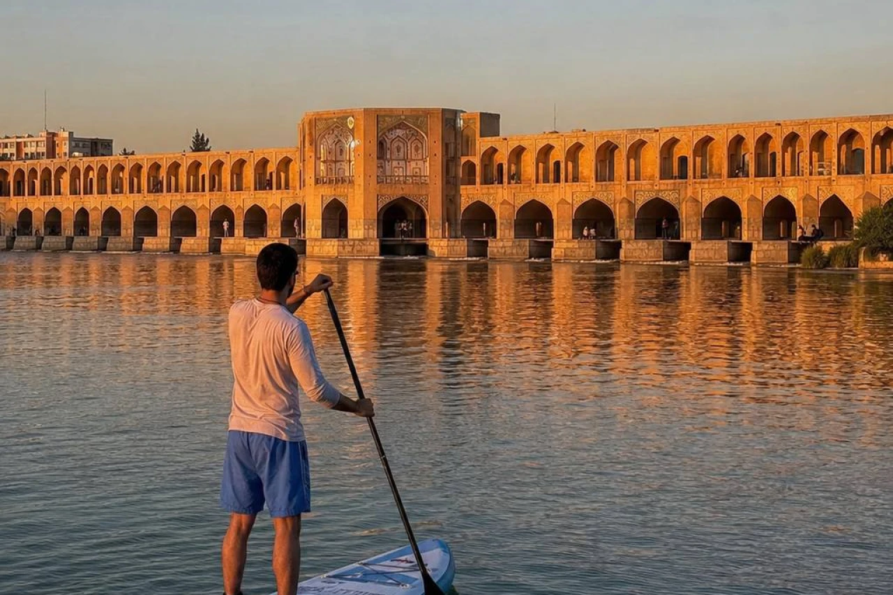 تور پدل برد زاینده رود پیمایش باغ پرندگان تا پل خواجو