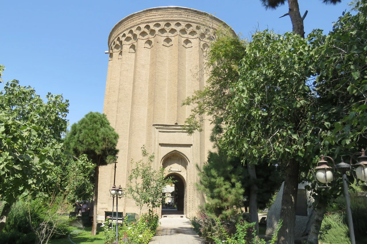 تور یک روزه ری گردی (میراث ری)