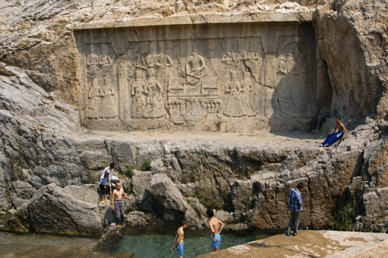 تور یک روزه ری گردی (میراث ری)