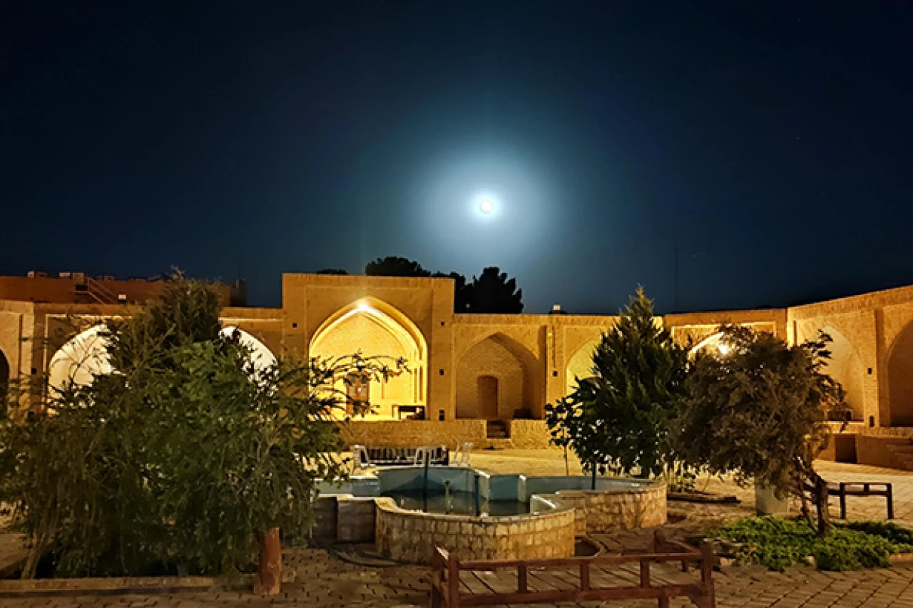 تور کویر چاه عروس