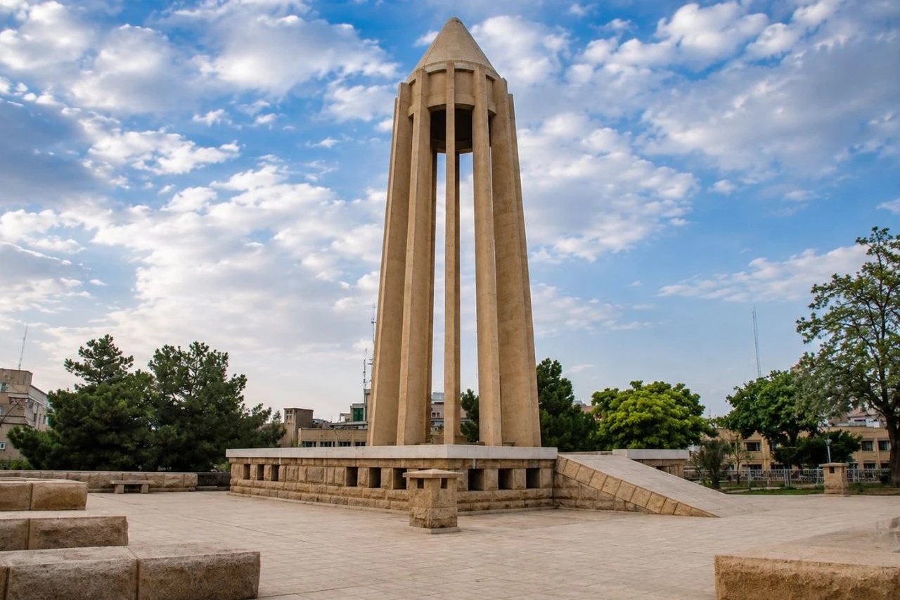 تور همدان، غار علیصدر، لاله‌جین